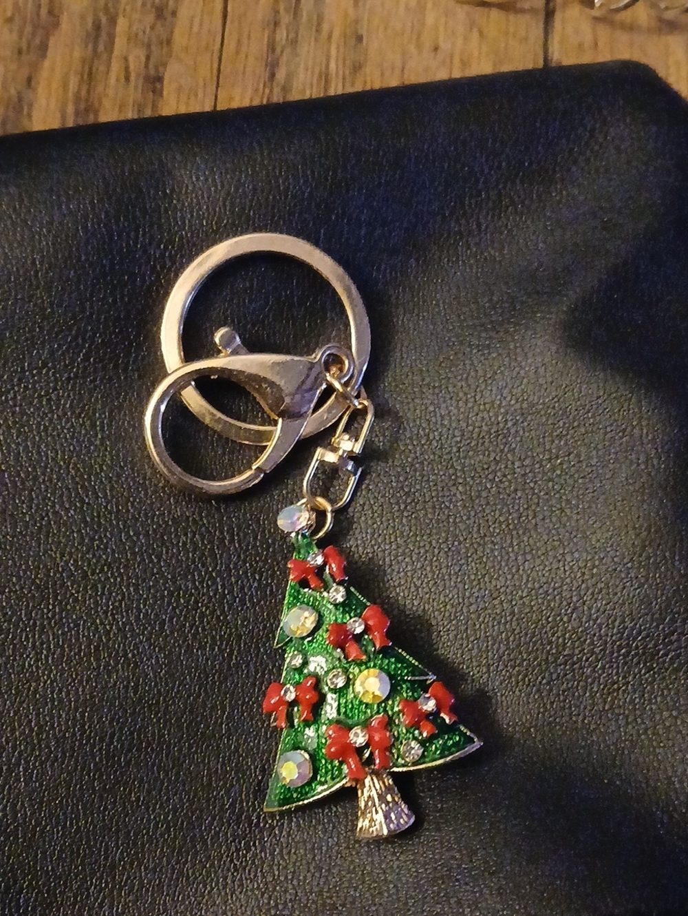 Festive Green Christmas Tree Keychain ,brooch Or Necklace New